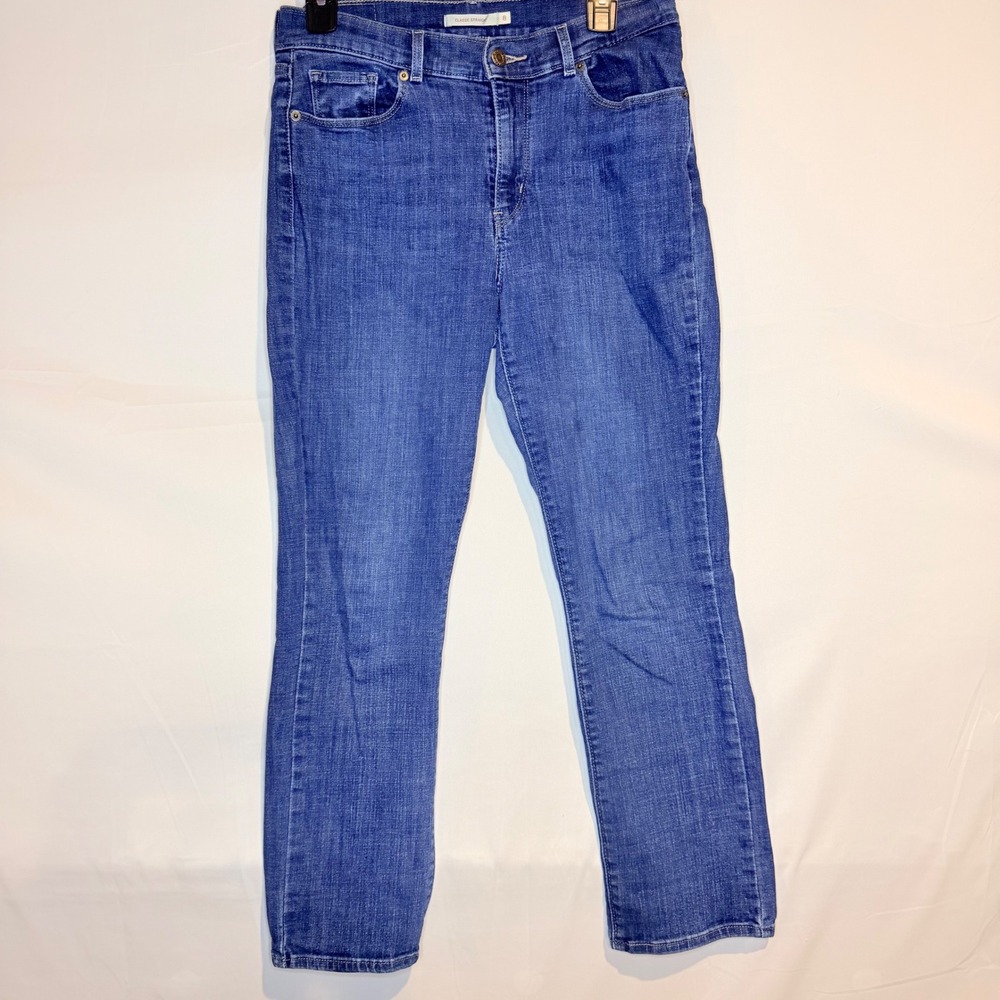 Levi Strauss Classic Straight Leg Jeans Medium Wash Blue Size 8 Womens